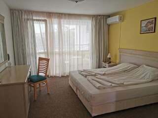 Отель Hotel Calisto Созополь Двухместный номер с 1 кроватью и балконом-4